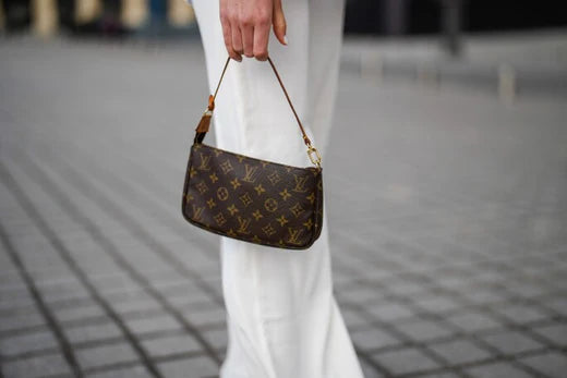 Louis Vuitton Pochette-tilbehør: Et must-have for den stilbevidste